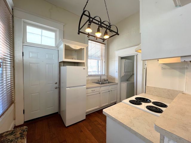 109 NW 20th Street 201, Fort Worth, TX 76164