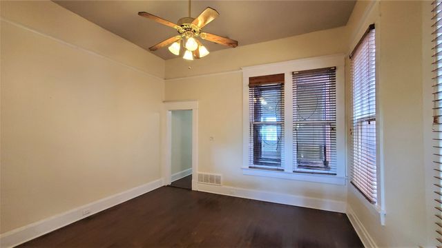 109 NW 20th Street 201, Fort Worth, TX 76164
