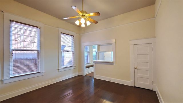 109 NW 20th Street 201, Fort Worth, TX 76164