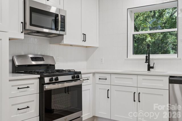 5423 Lantana Avenue, Charlotte, NC 28212