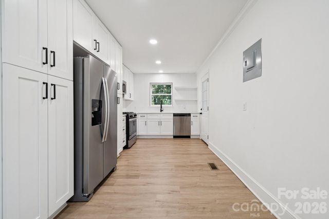 5423 Lantana Avenue, Charlotte, NC 28212