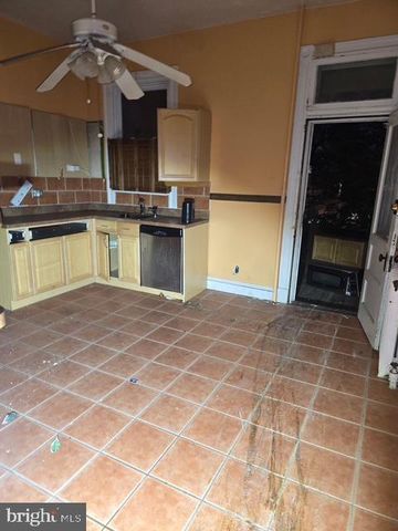 2721 N CALVERT ST, Baltimore, MD 21218