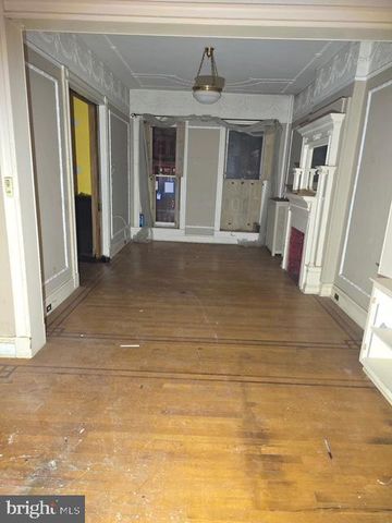 2721 N CALVERT ST, Baltimore, MD 21218