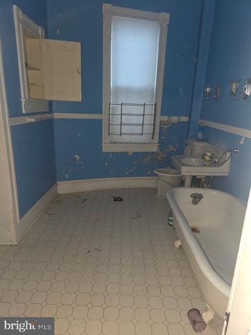 2721 N CALVERT ST, Baltimore, MD 21218