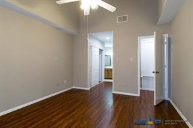 565 Hunters Glen Street, Lewisville, TX 75067