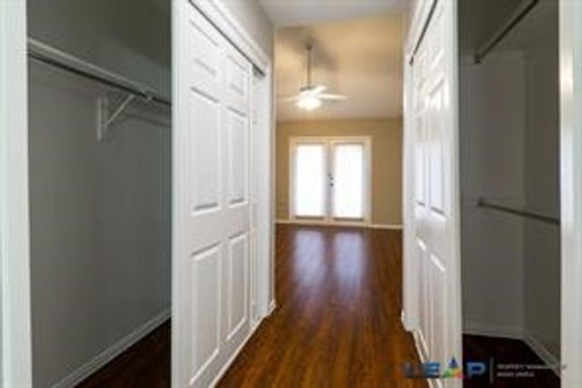 565 Hunters Glen Street, Lewisville, TX 75067