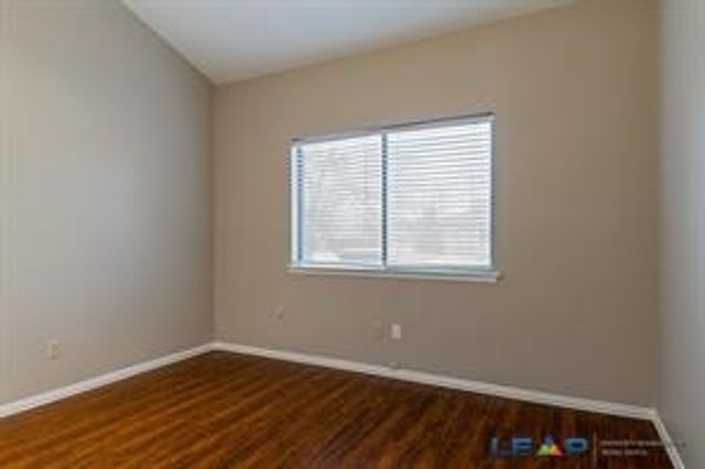 565 Hunters Glen Street, Lewisville, TX 75067