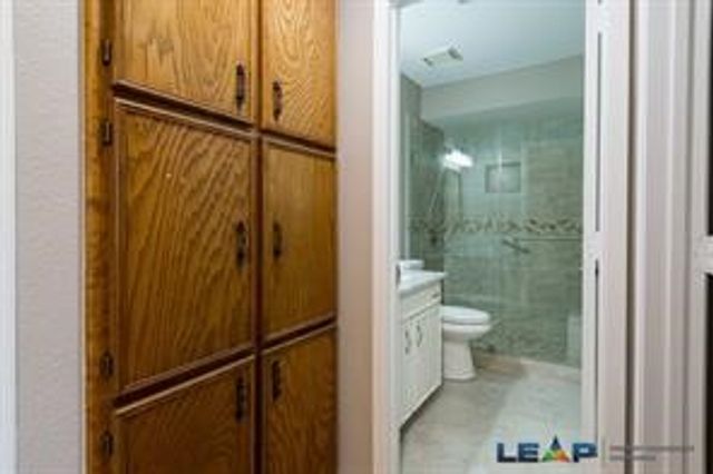 565 Hunters Glen Street, Lewisville, TX 75067