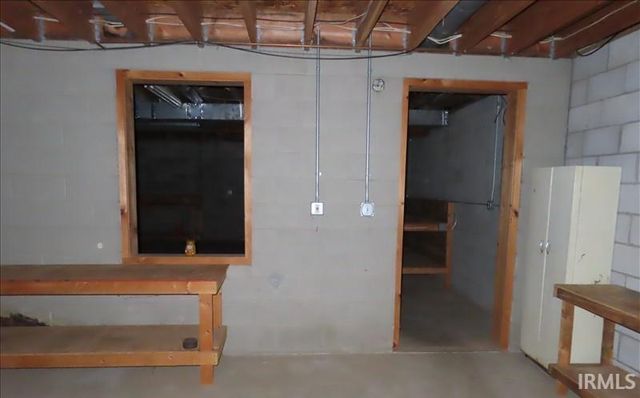 1406 WESTWOOD HILLS Drive, Evansville, IN 47720