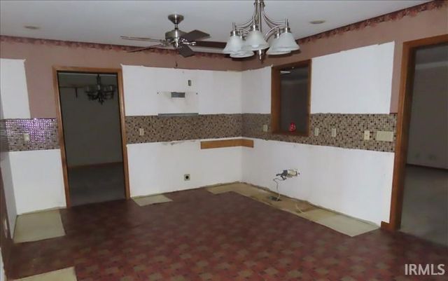 1406 WESTWOOD HILLS Drive, Evansville, IN 47720