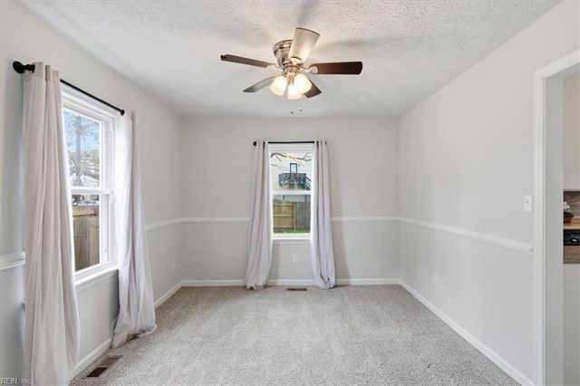 934 Elton Hall CIR, Newport News, VA 23608