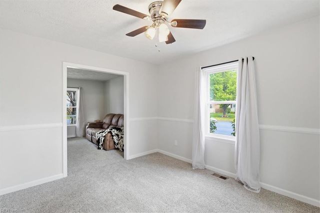 934 Elton Hall CIR, Newport News, VA 23608