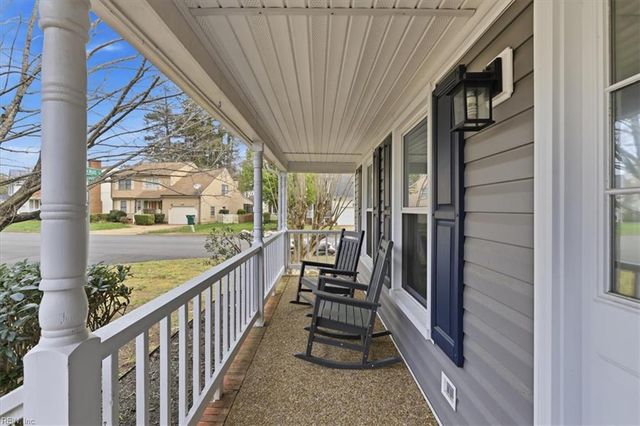 934 Elton Hall CIR, Newport News, VA 23608