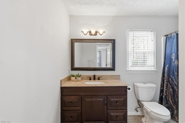 934 Elton Hall CIR, Newport News, VA 23608