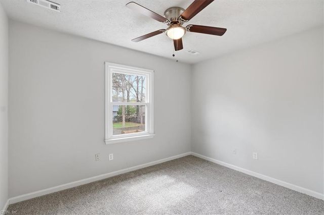 934 Elton Hall CIR, Newport News, VA 23608