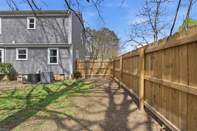 934 Elton Hall CIR, Newport News, VA 23608