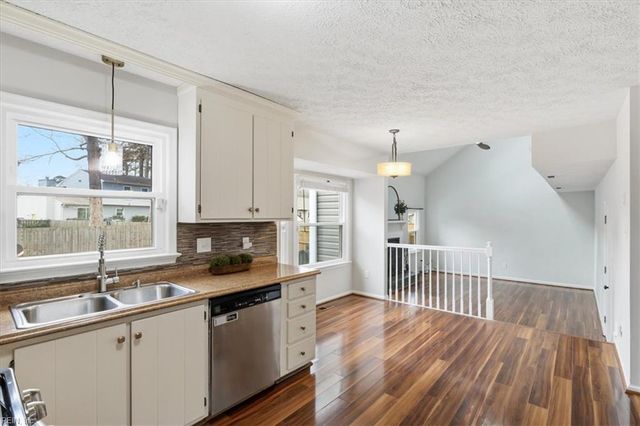 934 Elton Hall CIR, Newport News, VA 23608