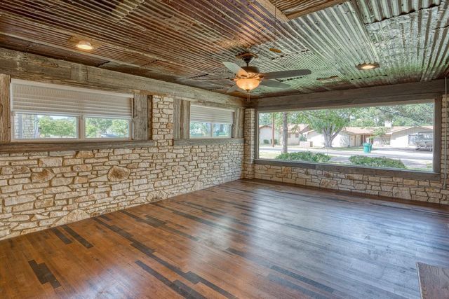 109 Flamingo CIR, Highland Haven, TX 78654