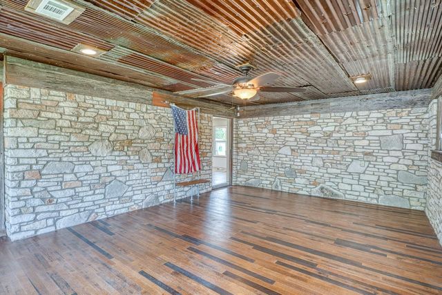 109 Flamingo CIR, Highland Haven, TX 78654