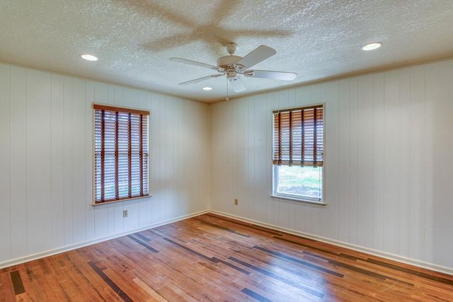 109 Flamingo CIR, Highland Haven, TX 78654