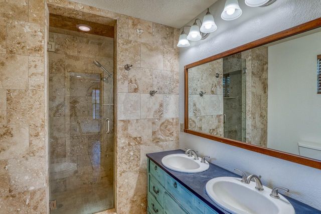 109 Flamingo CIR, Highland Haven, TX 78654