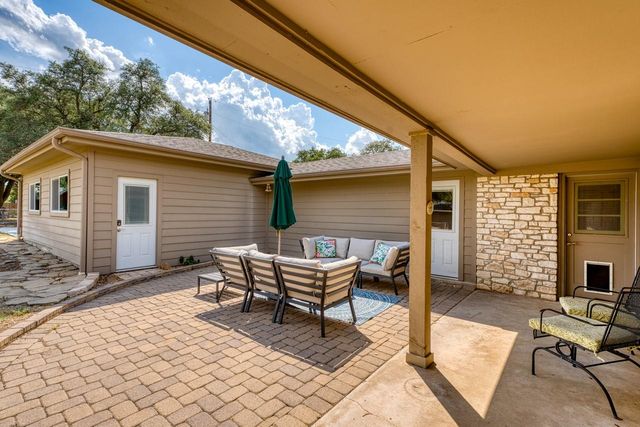 109 Flamingo CIR, Highland Haven, TX 78654