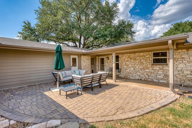 109 Flamingo CIR, Highland Haven, TX 78654