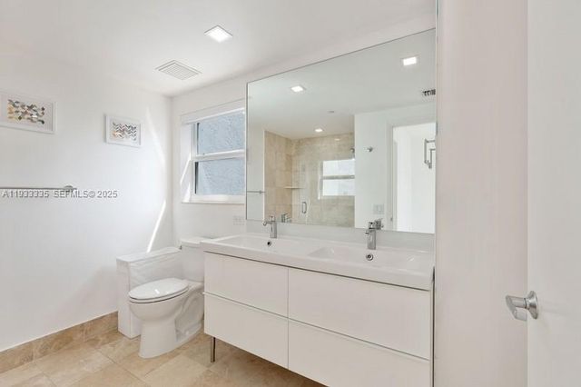 2475 Brickell Ave 1606, Miami, FL 33129