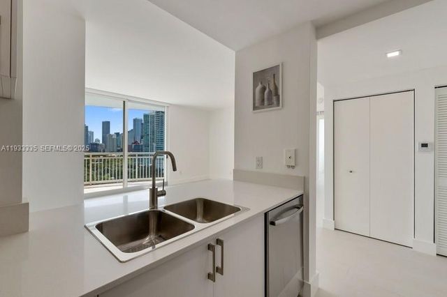 2475 Brickell Ave 1606, Miami, FL 33129