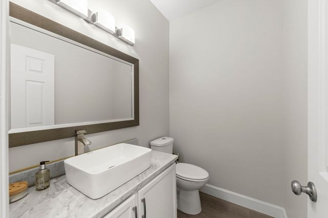 32102 Millard Circle 2, Warrenville, IL 60555