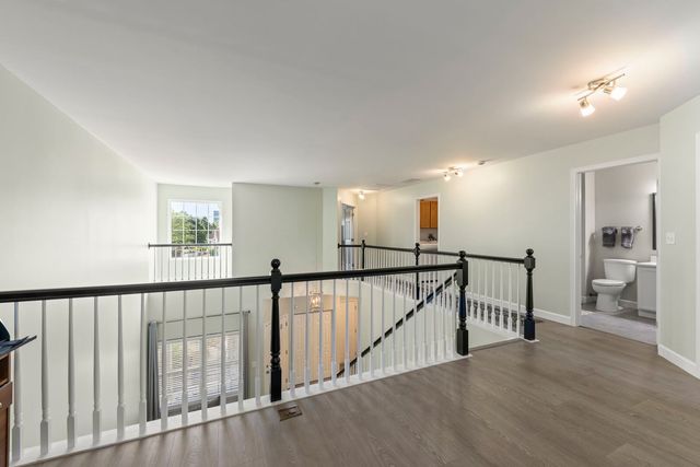 32102 Millard Circle 2, Warrenville, IL 60555