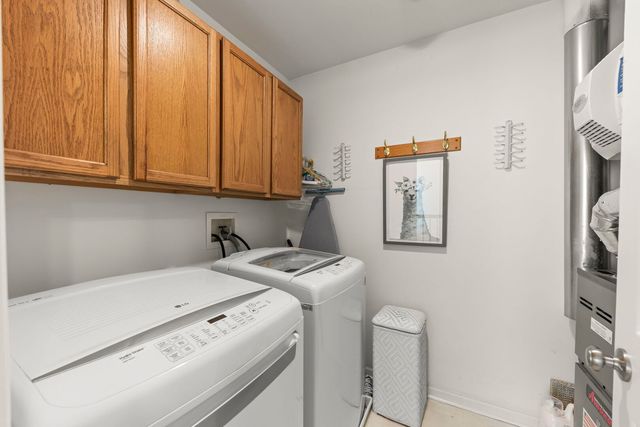 32102 Millard Circle 2, Warrenville, IL 60555
