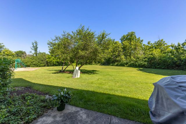 32102 Millard Circle 2, Warrenville, IL 60555
