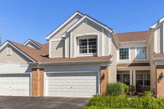 32102 Millard Circle 2, Warrenville, IL 60555