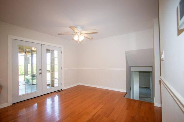 184 S 200 W, Valparaiso, IN 46385