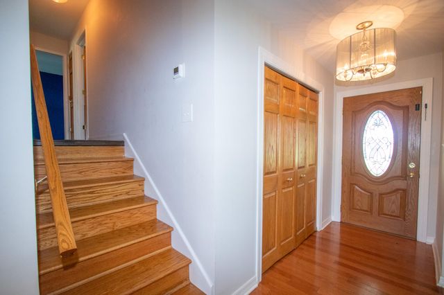 184 S 200 W, Valparaiso, IN 46385