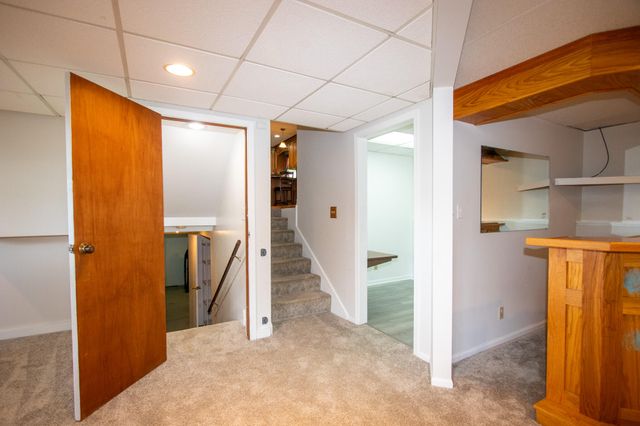 184 S 200 W, Valparaiso, IN 46385