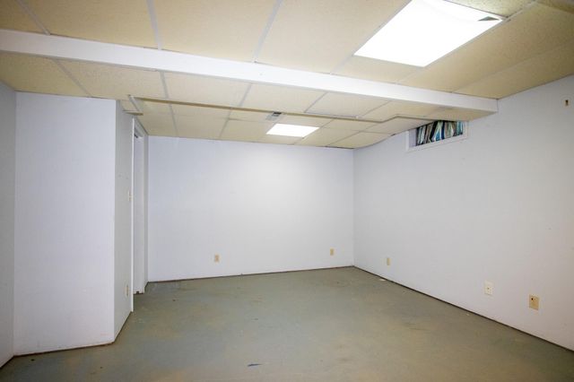 184 S 200 W, Valparaiso, IN 46385