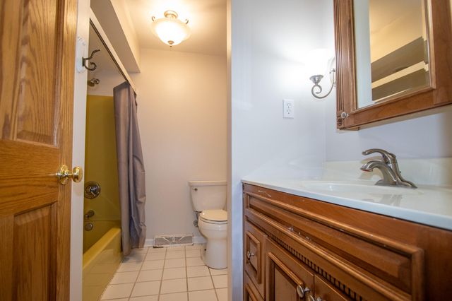 184 S 200 W, Valparaiso, IN 46385