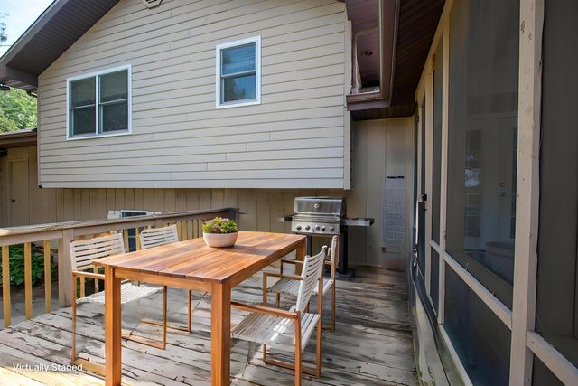 184 S 200 W, Valparaiso, IN 46385