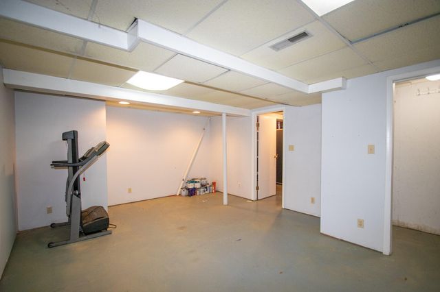 184 S 200 W, Valparaiso, IN 46385