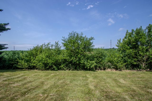 184 S 200 W, Valparaiso, IN 46385