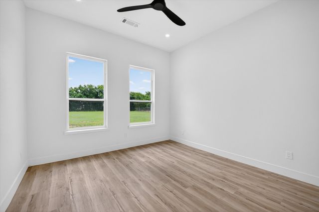 4318 County Road 1088, Celeste, TX 75423