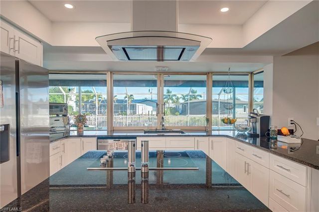 4556 Vinewood CIR, North Fort Myers, FL 33903