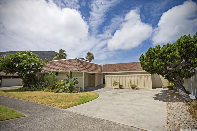 6977 Niumalu Loop, Honolulu, HI 96825