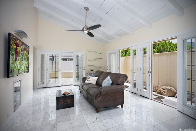 6977 Niumalu Loop, Honolulu, HI 96825