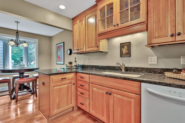 8264 Kingslee Road, Bloomington, MN 55438