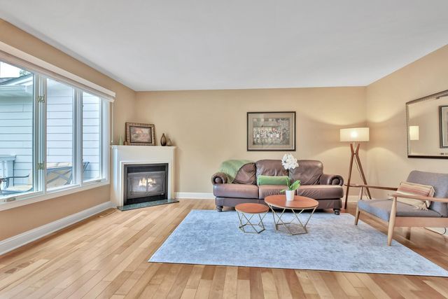 8264 Kingslee Road, Bloomington, MN 55438