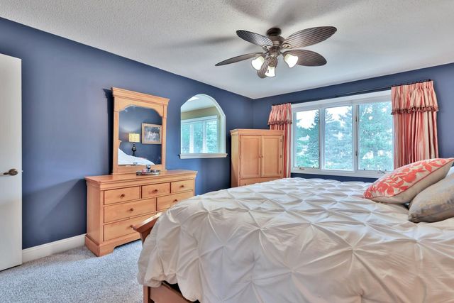 8264 Kingslee Road, Bloomington, MN 55438
