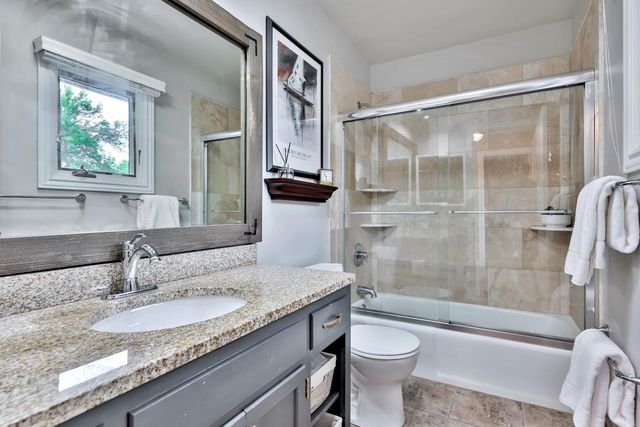 8264 Kingslee Road, Bloomington, MN 55438